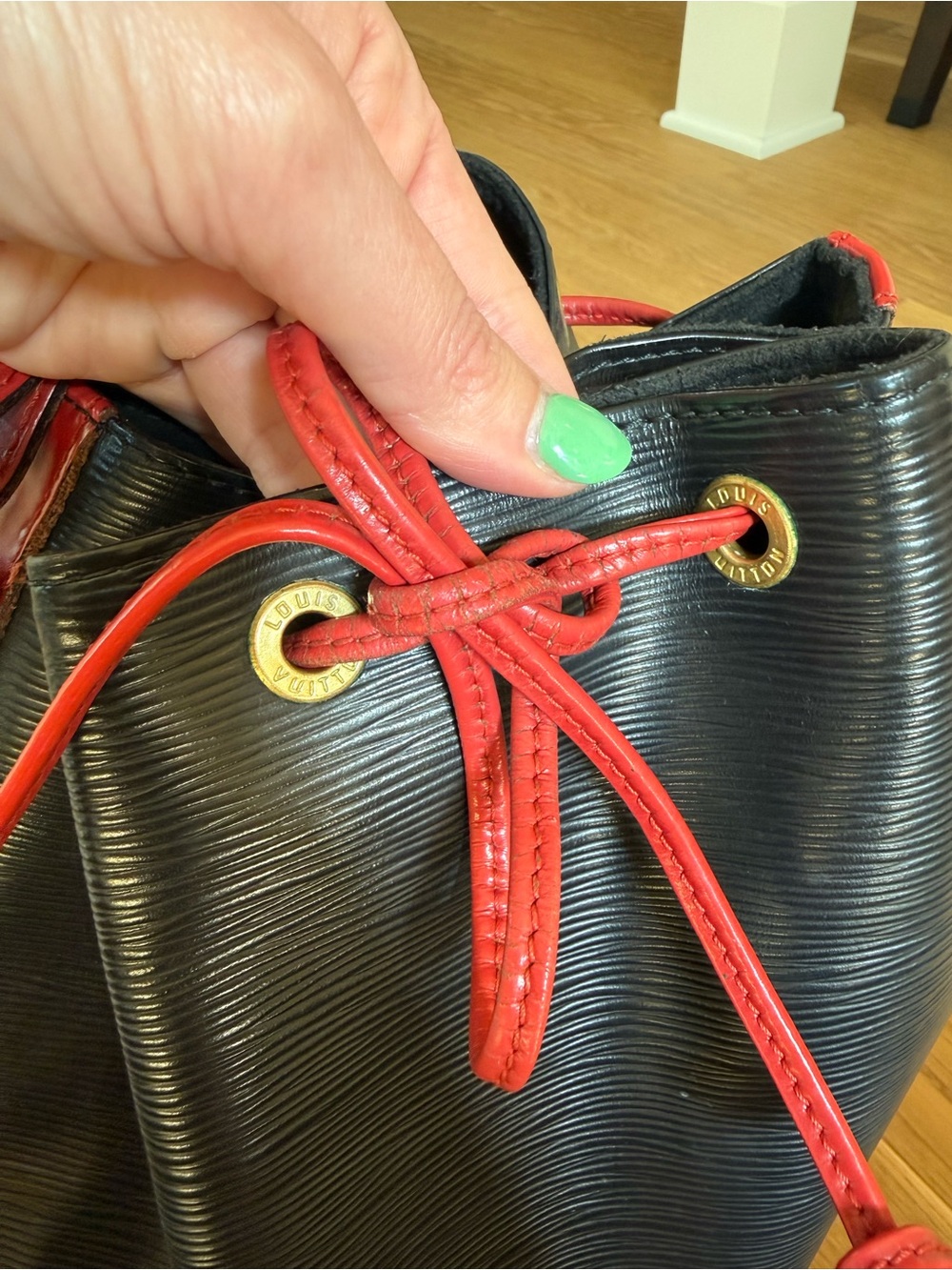 Louis Vuitton Epi Leather Black & Red Noe’ Large Bucket Handbag - Picture 11 of 17